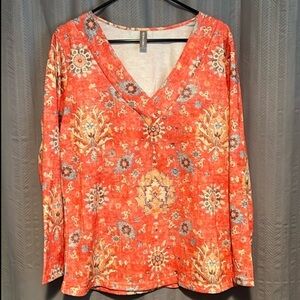 Noracora V-Neck Top